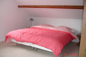 5 bedrooms, iron/ironing board, travel cot, free WiFi