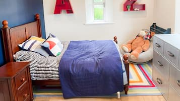 6 bedrooms, bed sheets