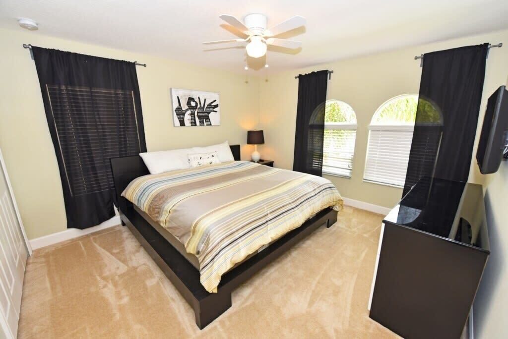 6 間睡房、熨斗/熨衫板、Wi-Fi、床單