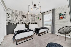 8 多间卧室、熨斗/熨衣板、WiFi、床单