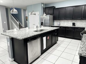 Fridge, microwave, oven, stovetop - Beautiful 10Bed Villa with Pool and Spa-2127SLTLC (Davenport)