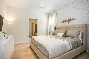 6 bedrooms, iron/ironing board, WiFi, bed sheets
