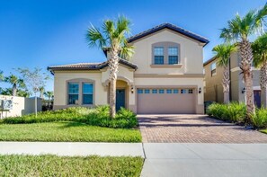 Exterior - Amazing 8 BR 6 Bath Pool Home with Game Room1953NC (Kissimmee)