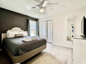 7 bedrooms, iron/ironing board, WiFi, bed sheets