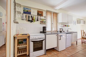 Refrigerador, microondas, horno y lavavajillas 