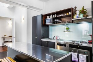 Fridge, microwave, oven, stovetop - 11 Durham Street East, Auckland CBD, Auckland 1010, New Zealand (Auckland CBD)