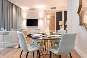 Dining - Luxury apartment near Torre del Oro. Betis VI (Seville)