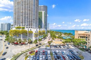 Exterior - Art Basel Miami: Golden Escape on Biscayne Bay (Miami)