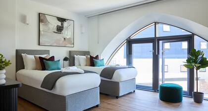 Kew Bridge by Viridian Apartments