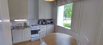 Homelike a top street apartment