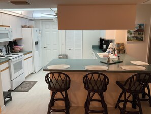 Fridge, microwave, oven, stovetop -  SNewly remodeled 3 bedroom 2 bath private pool home and hot tub close to beach (Englewood)