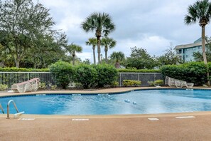 Alberca techada y alberca climatizada