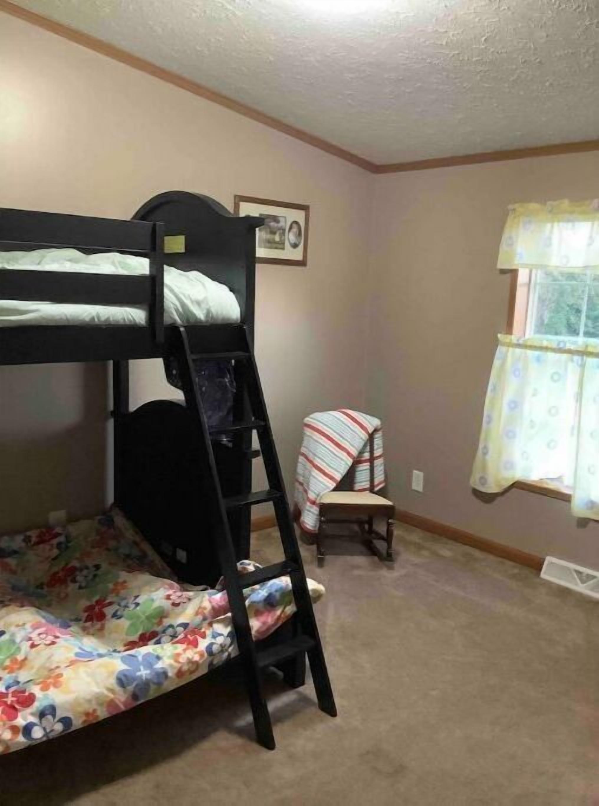 4 chambres, fer et planche à repasser, lit parapluie, Wi-Fi gratuit