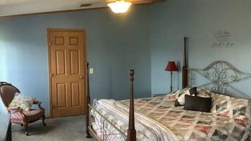 4 dormitoris, planxa i posts de planxar i un bressol de viatge