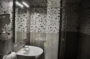 Free toiletries, towels - Hotel Vino (Durrës)