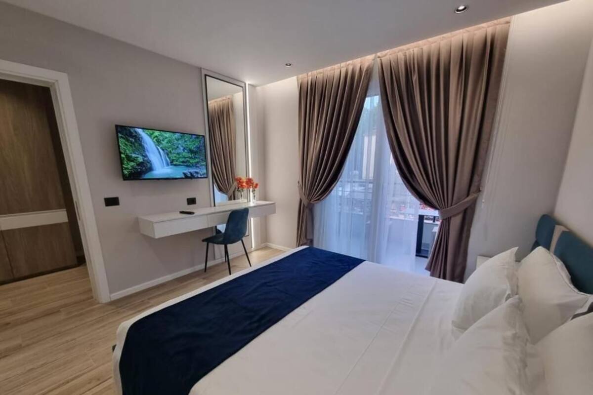WiFi (free), bed sheets