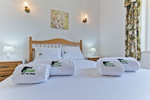 3 dormitorios, tabla de planchar con plancha, wifi gratis y ropa de cama