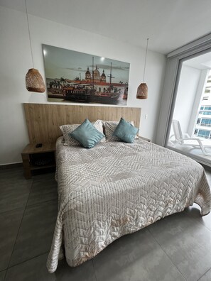 1 habitación, tabla de planchar con plancha, wifi y ropa de cama 