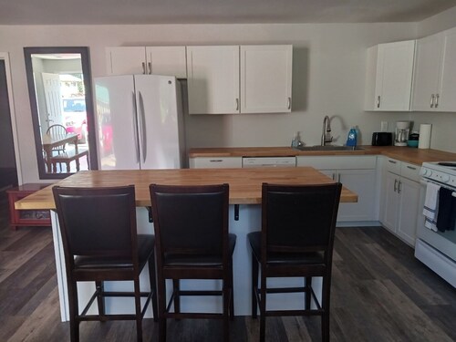 Cottage at the Lake Quinault Inn, 5 min from the Lake!