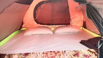 6 bedrooms, bed sheets