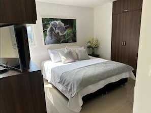 1 bedroom, bed sheets