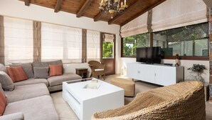 Unclassified image, 5 of 38, button - Villa Elounda Plaka - Three Bedroom Villa, Sleeps 6 (Plaka)