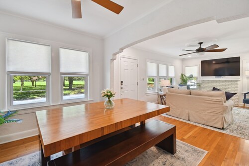 Amazing Crescent Lake Home -- Lakefront and Just Blocks from Downtown St Pete  