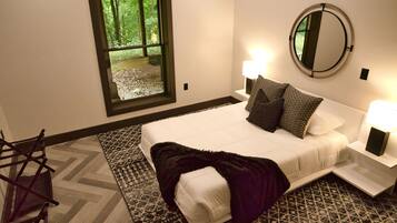 6 bedrooms, iron/ironing board, WiFi, bed sheets