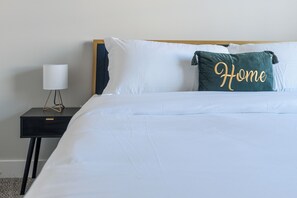 1 bedroom, desk, free WiFi, bed sheets