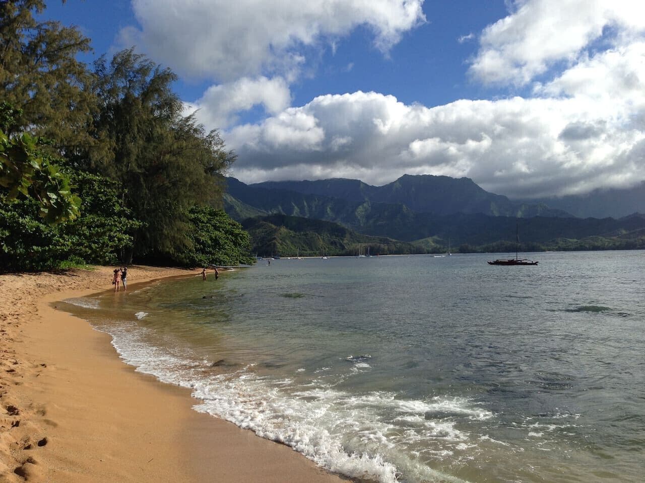 Beach nearby, sun loungers, beach towels