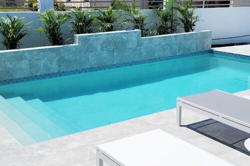 Modern Beach House With Beautiful Pool