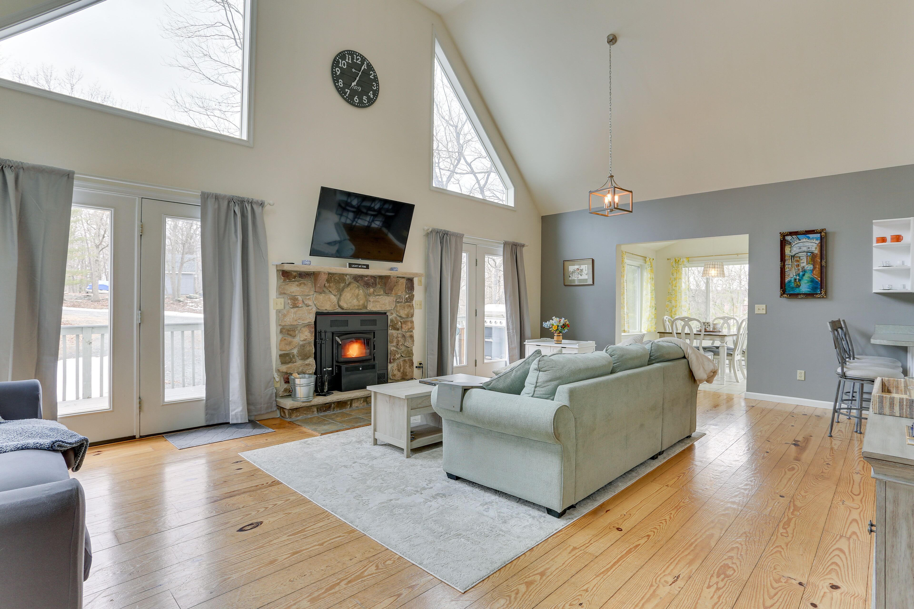Pet-Friendly Lackawaxen Home w/ Gas Grill!