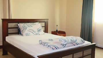 House | 5 bedrooms, iron/ironing board, free WiFi, bed sheets
