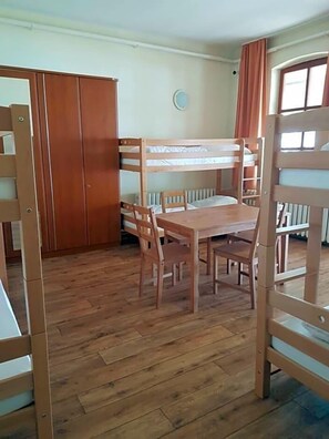 Habitación cuádruple básica