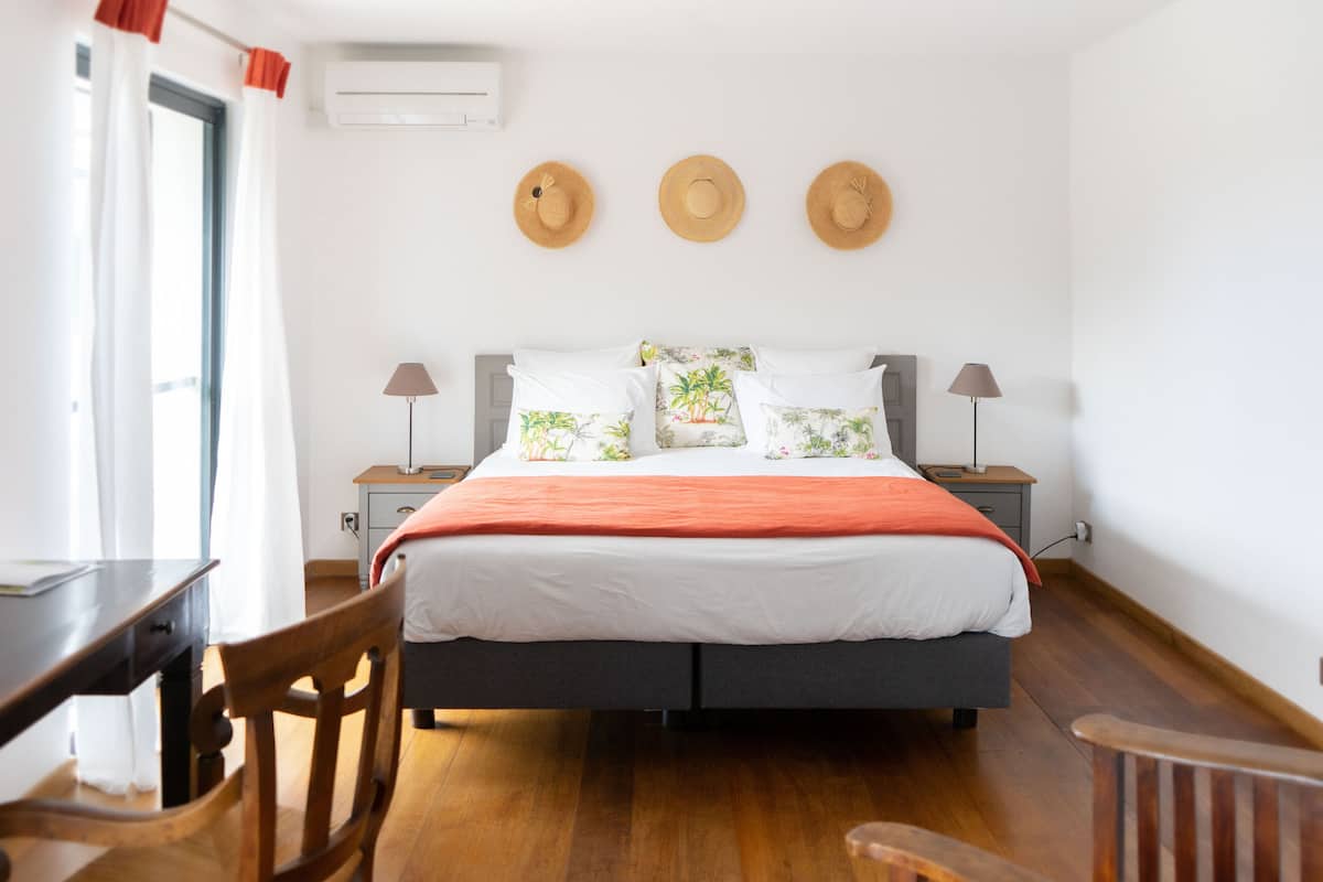 Deluxe Room (Cornaline)