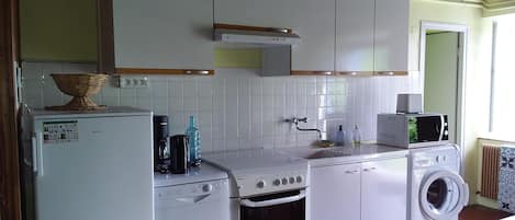 Micro-ondes, four, plaque de cuisson, lave-vaisselle