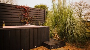 Property grounds - Retreat - Bec (Buntingford)