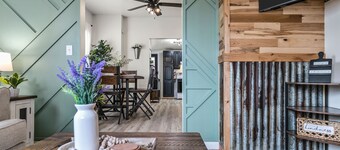 KRAZY KRUEGER Abode - 2 Bedroom Downtown Appleton