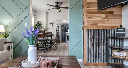 KRAZY KRUEGER Abode - 2 Bedroom Downtown Appleton