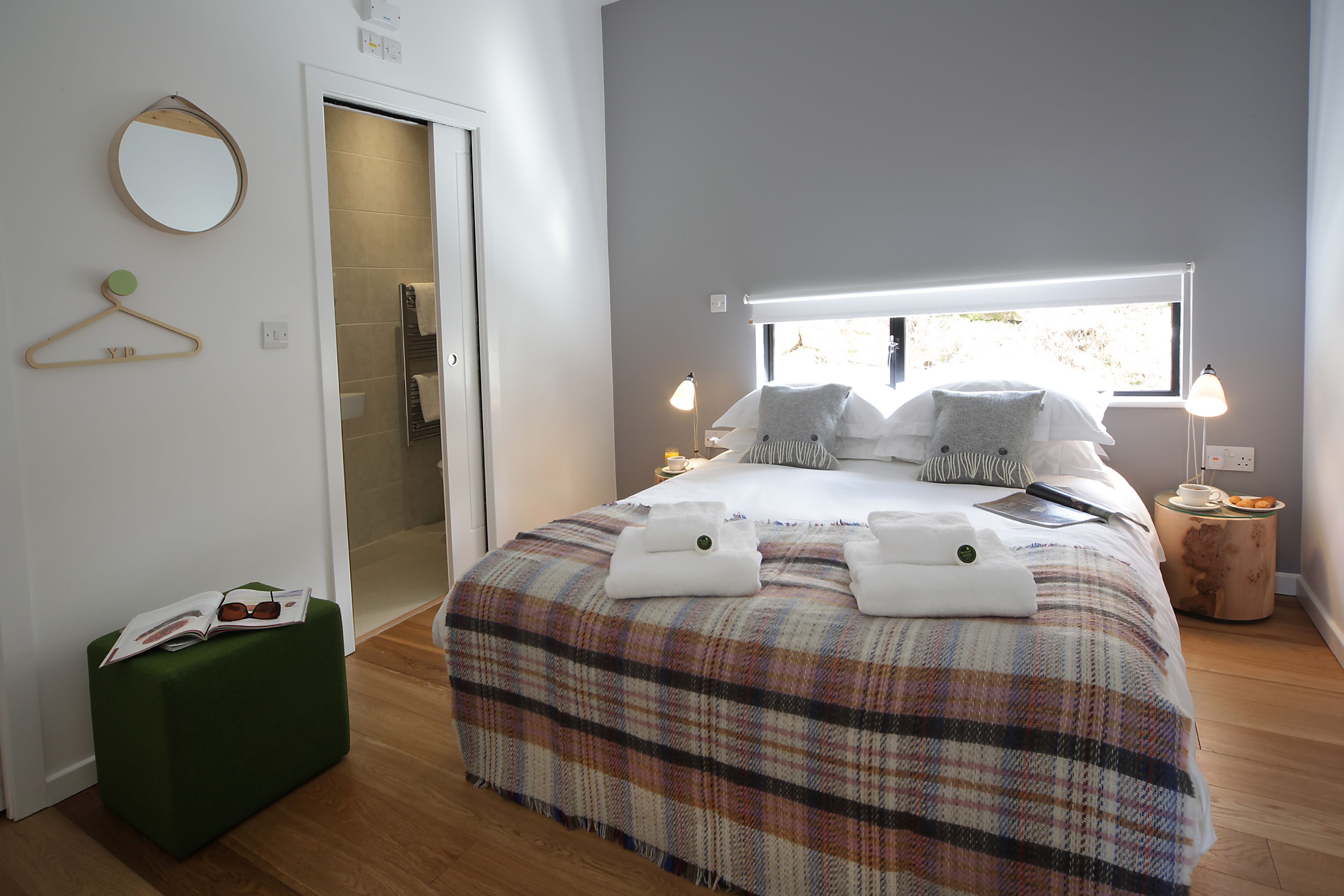 3 bedrooms, bed sheets
