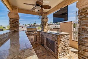 Terrace/patio - Hidden Desert Oasis, Pool, Spa (Lake Havasu City)