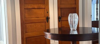 Sarah's Place Historic Downtown DeLand close to Beaches and theme parks 