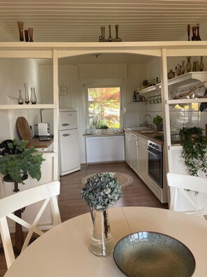 Kühlschrank, Ofen, Herdplatte, Geschirrspüler