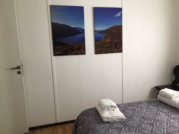 2 bedrooms, desk, iron/ironing board, free WiFi - Silvia's House (Ushuaia)