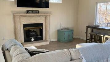 TV connectée, cheminée