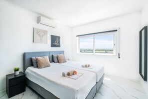 7 bedrooms, in-room safe, iron/ironing board, free WiFi