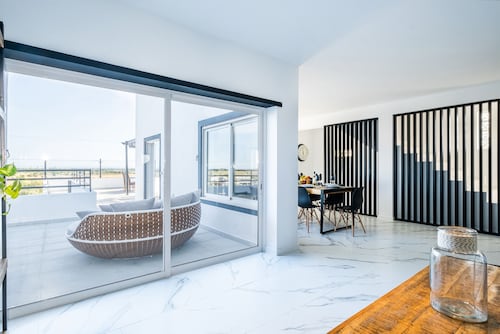 Spacious Villa: Jacuzzi, Cinema & Heatable Pool