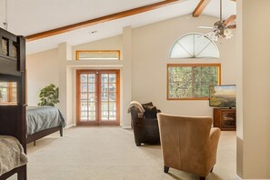 5 bedrooms, iron/ironing board, free WiFi, bed sheets - 5 Bedroom/11 Bed Home | HotTub | Firepit (Big Bear Lake)