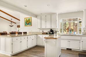 Fridge, microwave, oven, stovetop - 5 Bedroom/11 Bed Home | HotTub | Firepit (Big Bear Lake)