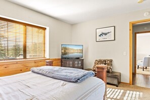5 habitaciones, tabla de planchar con plancha y wifi gratis 